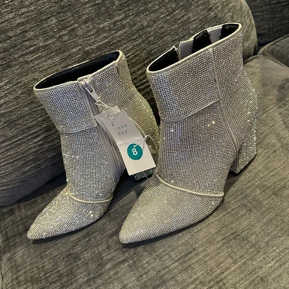 A New Day Womens Cailin Ankle Boots Silver Gray size 8 NEW - Picture 2 of 9
